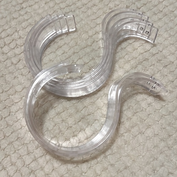 ❤️‍🔥✨Bundle of 6✨ Clear Acrylic Belt Display Stands/Belt Holder - Picture 3 of 8